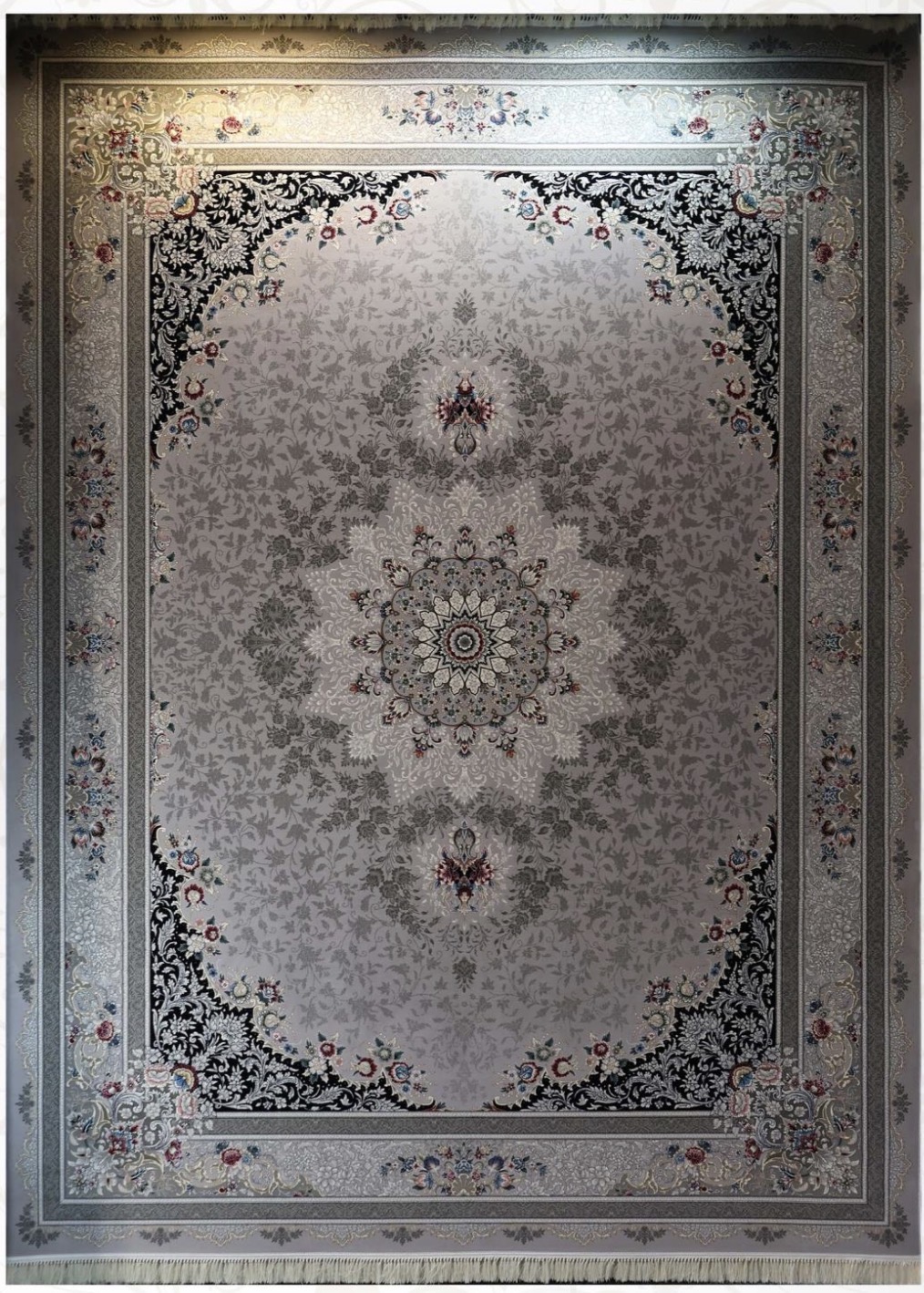فرش ۷۰۰ شانه ۶ متری کاشان رنگ نقره ای طرح کایرا khan