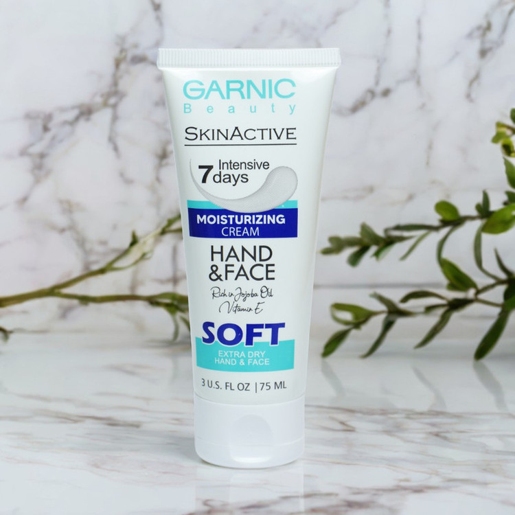 کرم آبرسان و مرطوب کننده دست و صورت گارنیک مدل soft مناسب برای پوست های خیلی خشک حجم 75 میلی لیتر