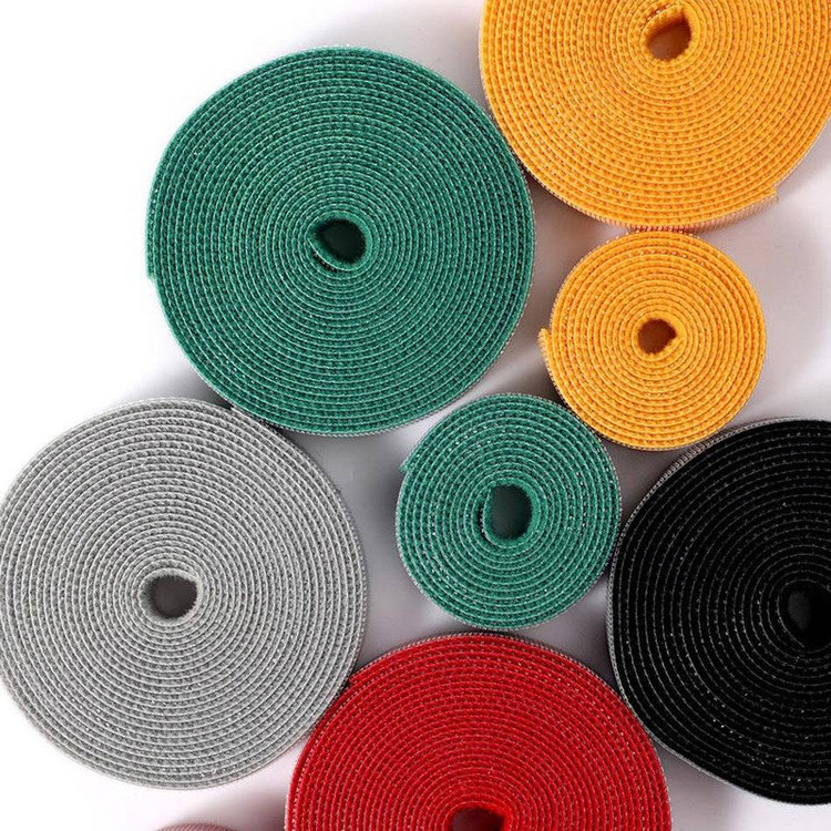 نگهدارنده کابل باسئوس مدل Velcro Strap ACMGT طول 3 متر